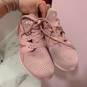 APL women’s ascend high top